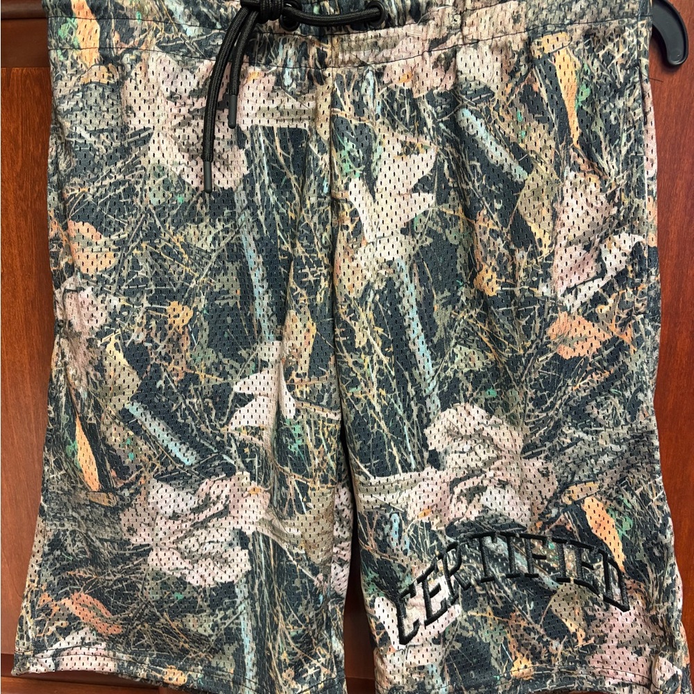 BNWOT ROCK SALT Size SMALL MENS CAMO WITH INSERT BASKETBALL SHORTS